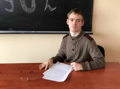 Хорошая новость! Полицейские вернули парню с ДЦП украденный у него телефон  