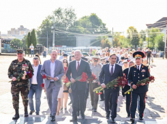 Социалисты возложили цветы к мемориальному комплексу «Вечность» 