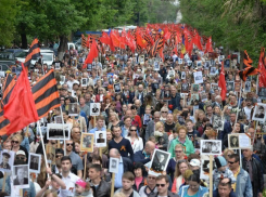 Рекордный Марш Победы в Кишиневе: более 70 тысяч граждан вышли на улицы с портретами своих родственников 