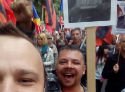 Кишиневцы выкладывают селфи с портретами родственников на Марше Победы 