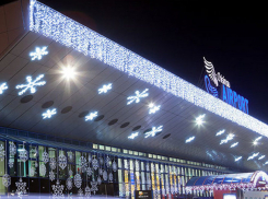 Дух Рождества и Нового года: за рубежом отметили сказочное убранство аэропорта Кишинева 