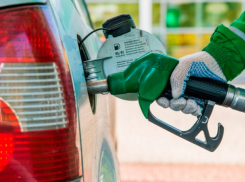 Маски сняты: кому нужно повышение цен на нефтепродукты