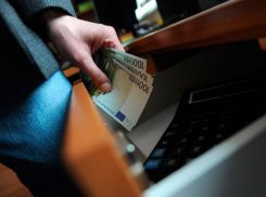 Двух адвокатов и полицейского задержали в Кишиневе за вымогательство у осужденного и офицера