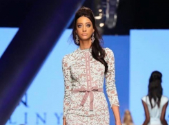 Модный показ молдавского дизайнера в Дубае под песни Carla's Dreams и вальс Доги попал на видео 