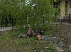 Украинец подавился салом и умер у станции метро в Киеве