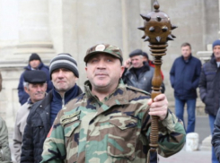Оголтелый унионист объявил войну георгиевской ленте - впал в истерию, увидев наклейку «Спасибо деду за Победу» на авто