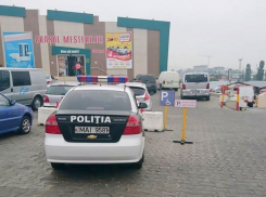 Парковка полицейских на месте для инвалидов вызвала насмешки жителей столицы 