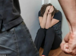 В Фалештах муж пытал жену утюгом за то, что она запрещала она ему пить