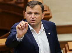 Пост в правительстве в обмен на партбилет? Нэстасе против, хотя ему ничего не предлагают 