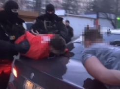 Продажу наркотиков в ночных клубах Кишинева организовала группа спортсменов-бодибилдеров 