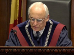 Скандальное решение по передаче полномочий президента Канду или Филипу вынес Конституционный суд