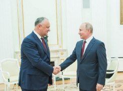 Владимир Путин первым из политиков поздравил Игоря Додона с днем рождения