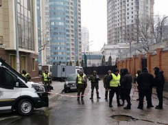 Предприимчивый россиянин отвлек националистов гимном РФ и оказался единственным проголосовавшим в Одессе 