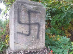 Правительство может ужесточить наказание за вандализм и надругательство над памятниками