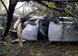 Не вписавшийся в поворот автомобиль BMW вдребезги разбился в Оргееве