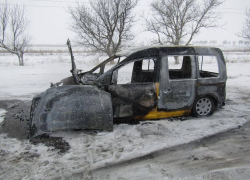 Во Флорештском районе на дороге сгорел автомобиль
