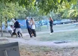 Подростки избили ногами и руками 13-летнего мальчика в одном из кишиневских дворов