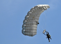 Боец спецназа скончался после прыжка с парашютом в Приднестровье