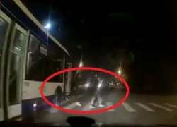 Видео высадки пассажиров на проезжей части водителем столичного троллейбуса стало поводом для его наказания