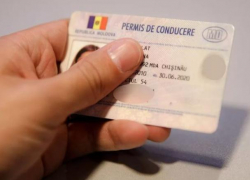 Права начинающим водителям будут выдавать только на 2 года