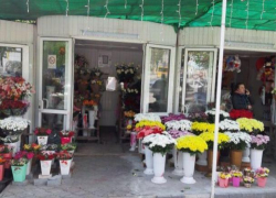 В Кишинёве мужчина начал стрелять из пистолета вследствие конфликта с продавщицей цветов