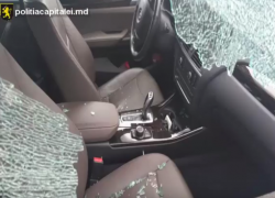В Кишиневе двух мужчин задержали с поличным в момент взлома машины 