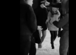 "Стволом" к голове: необычное предложение руки и сердца