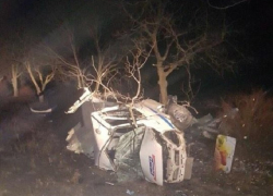 В Каушанах грузовик был полностью уничтожен после столкновения с деревом