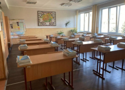 Скандал в Резине: Директор школы вскрыл досрочно экзаменационные материалы