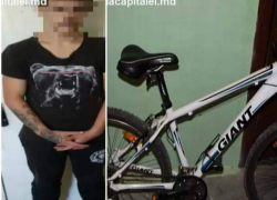 В столице велосипедного воришку поймали прямо на месте преступления жители дома