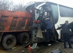 Пассажирский автобус из Молдовы попал в серьезную аварию в Псковской области