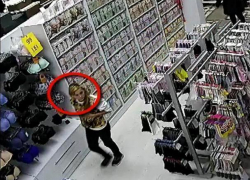 Девушка, укравшая мобильный телефон в столичном магазине, попала на видео