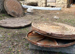 В Сороках арестованы молодые мужчины, наладившие «бизнес» по краже канализационных люков