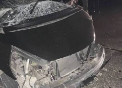 В столкновении грузовика с легковым авто на въезде в столицу пострадали два человека 