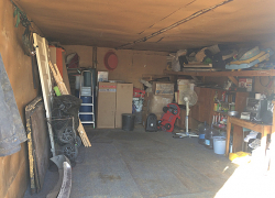 Заколол и вонзил топор в голову: жуткое убийство потрясло жителей Унгенского района