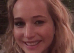 Необычное видеопослание "одноглазой" Дженнифер Лоуренс к Эмме Стоун стало хитом Сети