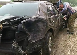 Под Леова Mercedes вылетел с трассы и перевернулся, но никто не пострадал