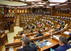 Эксперты считают, что создание парламентской коалиции в РМ задерживается из-за выборов на Украине