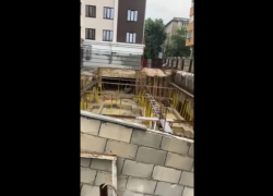 Срочно! В Кишиневе обвалился грунт на объекте незаконного строительства