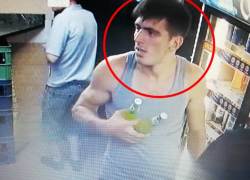 Полиция просит помощи в опознании дерзкого уличного грабителя в Кишиневе