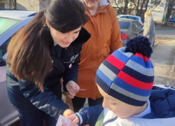 Полицейские дарили прохожим мэрцишоры