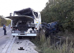 Спецмашина компании из Бельц перевернулась на трассе: водитель утверждает, что его подрезала легковушка