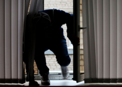 Двое парней совершили серию краж в Штефан-Водэ