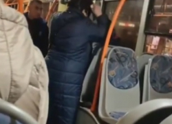 Драка в столичном троллейбусе - сцепились две прекрасные дамы