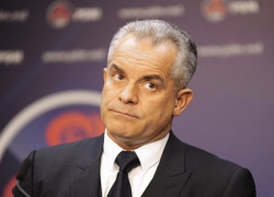 Усатый: румын швырнул Плахотнюка по полной