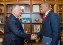 Состоялась встреча президента Молдовы и посла США