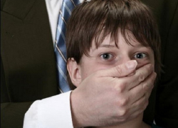 Детскую порнографию на фото и видео обнаружили у столичных педофилов