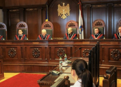 Срочно: Конституционный суд отказал президенту в праве предлагать кандидатуру премьер-министра