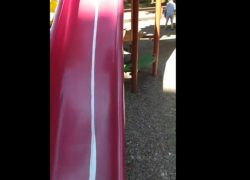 Вандалы облили краской детскую площадку на Ботанике