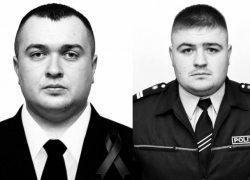Двое полицейских, сбитых водителем на трассе, скончались в больнице
